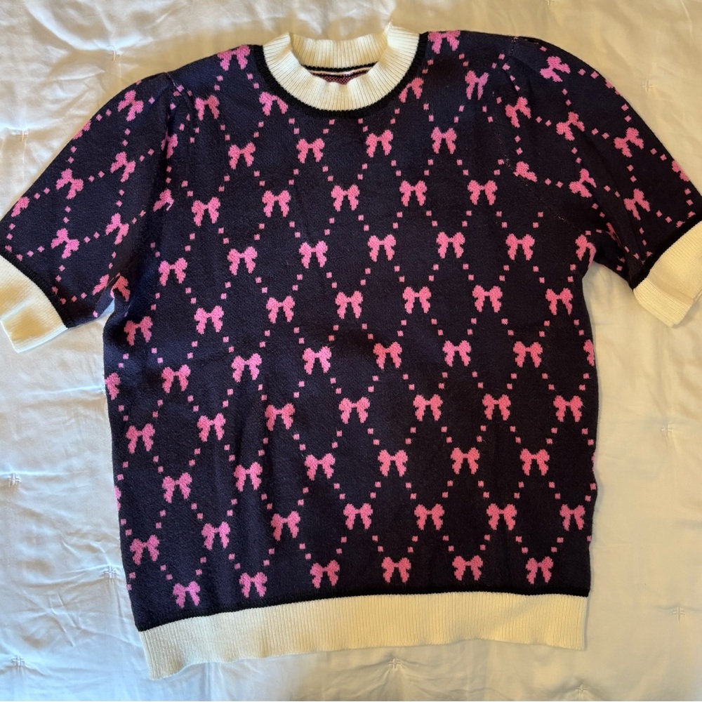 Bow Sweater - Picture 3 of 3
